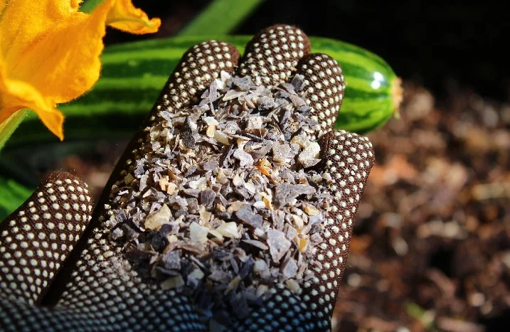 Handschuh mit Dünger